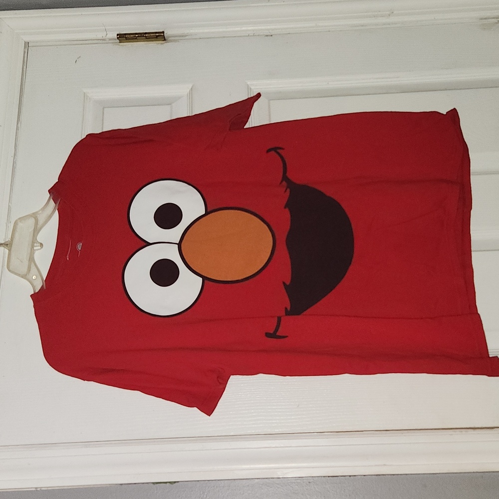 Sesame Street Elmo‎ shirt L